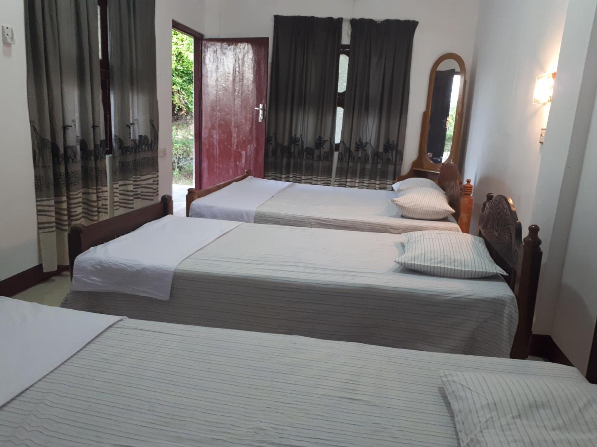 Ahsram Accommodations Passikudah Экстерьер фото